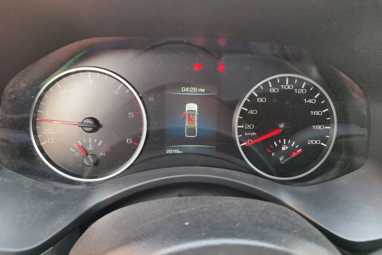 长城 炮 2021款 2.0T商用版手动柴油两驱精英型长箱GW4D20M中控内饰14