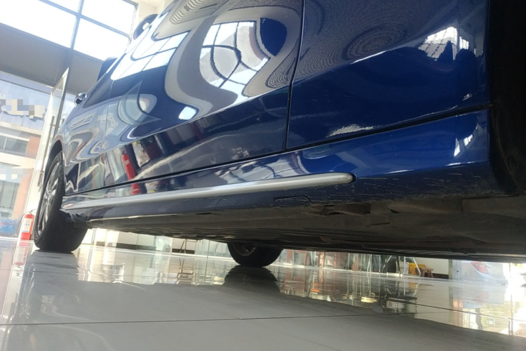 奔驰C级 2016款 C 200 L 运动型局部细节9001