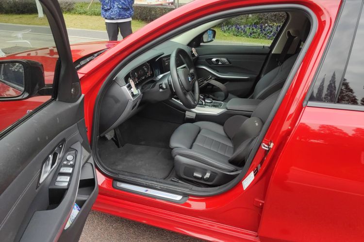 宝马3系 2020款 改款 325i M运动曜夜套装中控内饰20