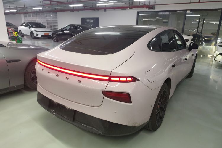 小鹏P7 2020款 670E车身外观6005