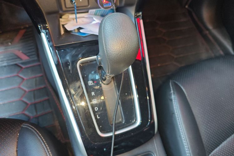 日产 轩逸 2019款 经典 1.6XL CVT豪华版中控内饰18