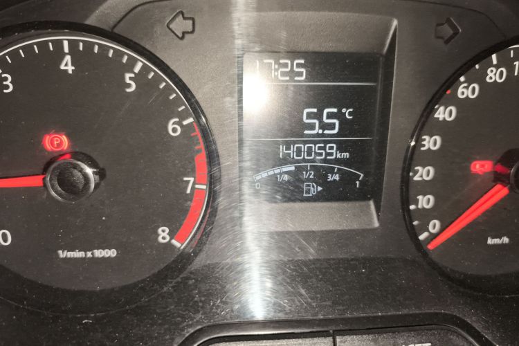 大众 Polo 2014款 1.4L 手动风尚版中控内饰15