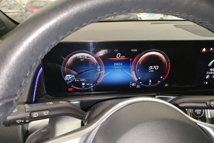 奔驰GLB 2022款 GLB 220 动感型中控内饰14