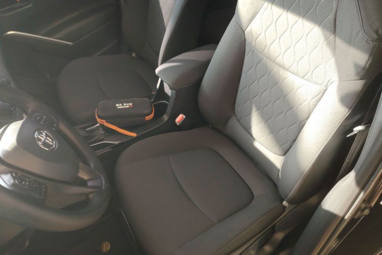 丰田 卡罗拉锐放 2023款 2.0L 先锋版局部细节19