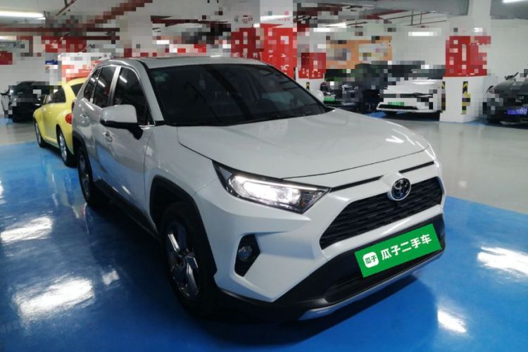 丰田 RAV4荣放 2020款 2.0L CVT两驱风尚PLUS版车身外观3
