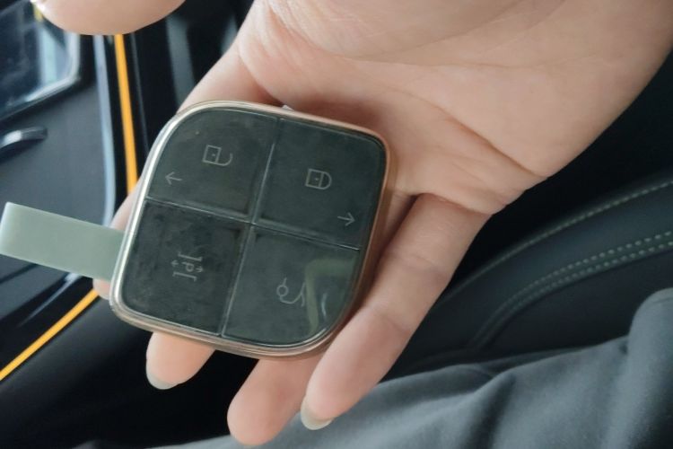 领克08 EM-P 2025款 220km 四驱性能Halo中控内饰11