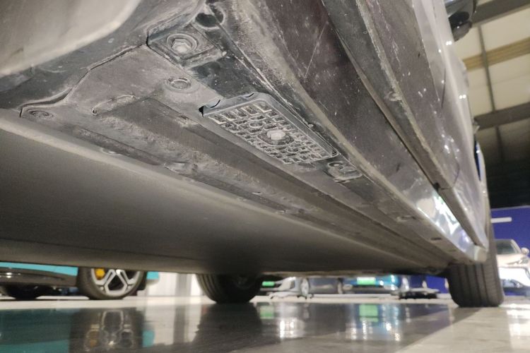 小米汽车 小米YU7 2025款 超长续航后驱版局部细节9001