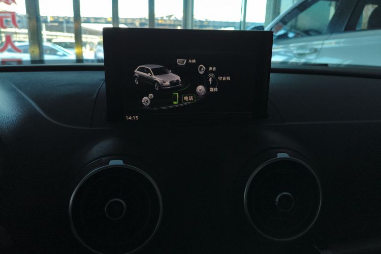 奥迪A3 2017款 Sportback 35 TFSI 进取型中控内饰16