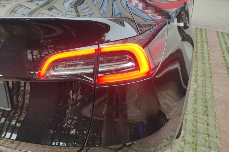 特斯拉 Model Y 2022款 后轮驱动版车身外观6006