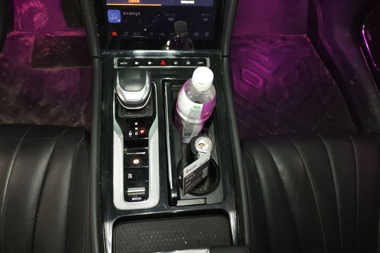 红旗H5 2023款 2.0T 自动智联旗畅版中控内饰18