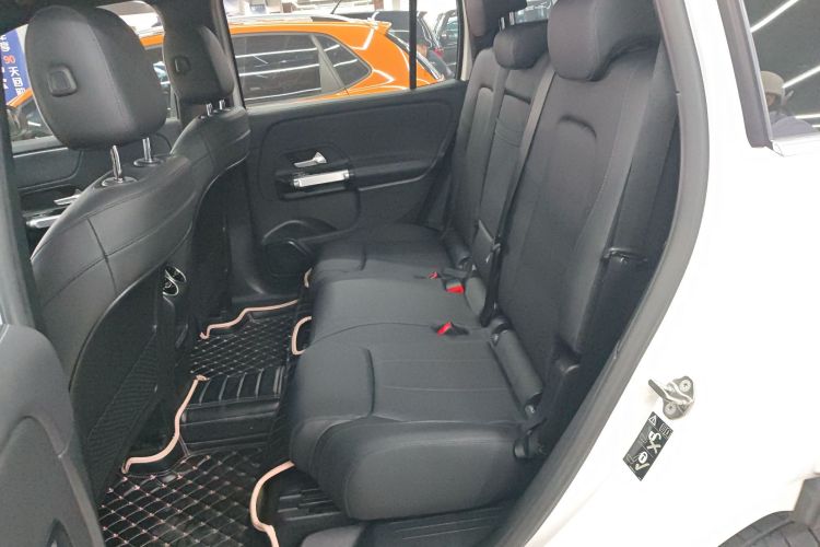 奔驰GLB 2020款 改款 GLB 200 动感型中控内饰21