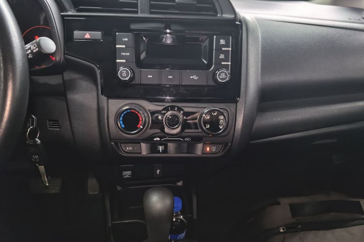 本田 飞度 2018款 1.5L CVT舒适版中控内饰16