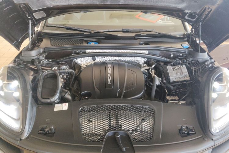 保时捷 2018款 Macan 2.0T机舱底盘24
