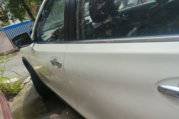 日产 奇骏 2019款 2.0L CVT智联舒适版 2WD车身外观4