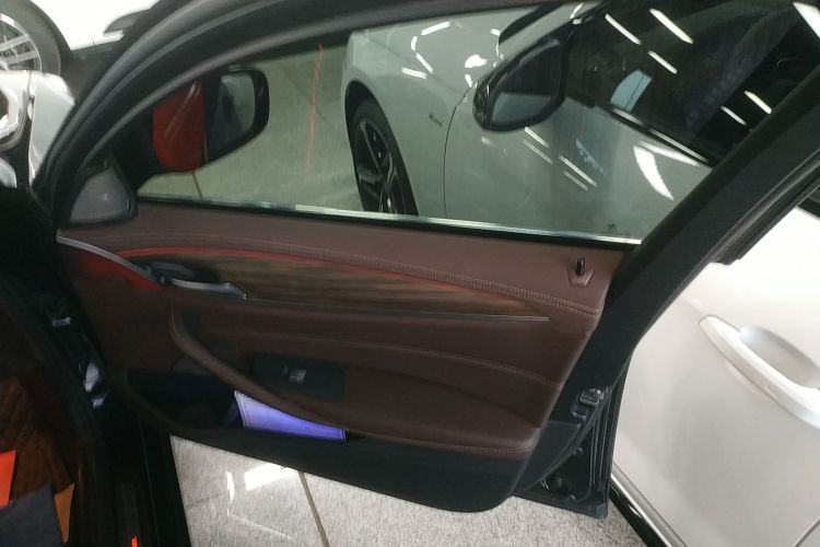 宝马5系 2023款 530Li 领先型 豪华套装中控内饰7005