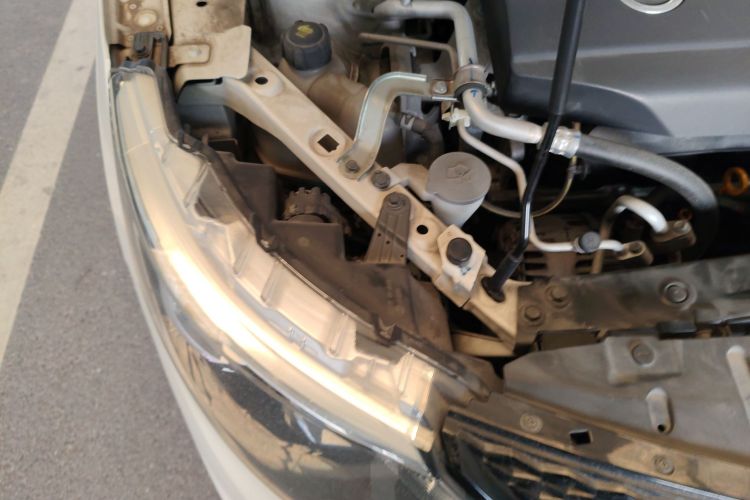 日产 逍客 2017款 2.0L CVT精英版 国V机舱底盘25