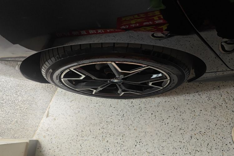 宝马i3 2024款 eDrive 40 L 曜夜套装车身外观6008