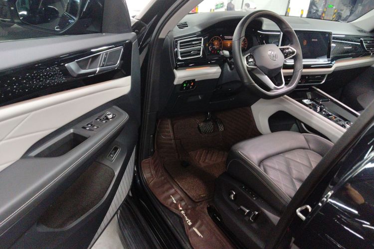 大众 途昂 2023款 530 V6 四驱尊崇旗舰版中控内饰20