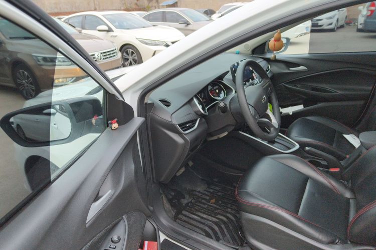 雪佛兰 科沃兹 2020款 改款 Redline 325T 自动欣尚版中控内饰20