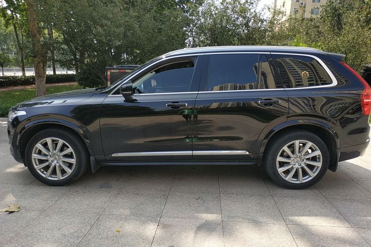 沃尔沃XC90 2019款 T5 智逸版 7座 国VI车身外观4