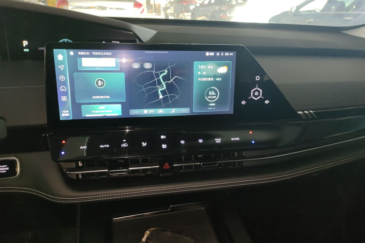 长安UNI-K 2023款 2.0T 两驱悦尚型中控内饰16