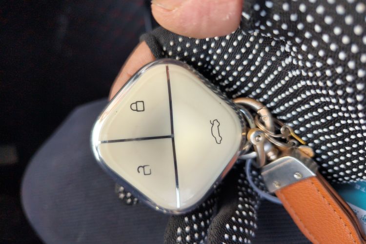 五菱汽车 五菱缤果 2023款 333km 悦享款中控内饰11