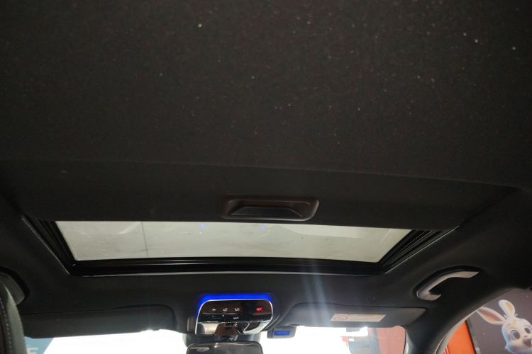 奔驰C级 2022款 改款 C 200 L 运动版中控内饰22