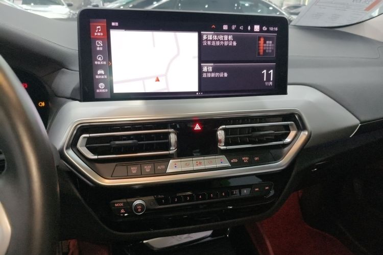 宝马X4 2022款 xDrive 25i M运动套装中控内饰16