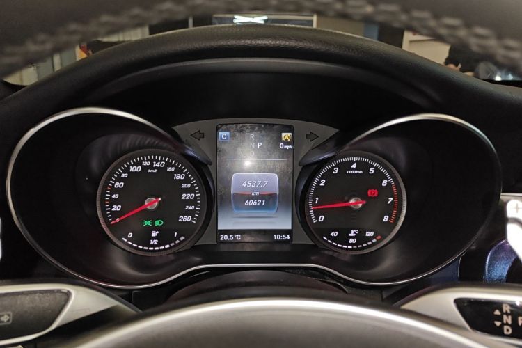 奔驰C级 2017款 改款 C 200 运动版中控内饰14