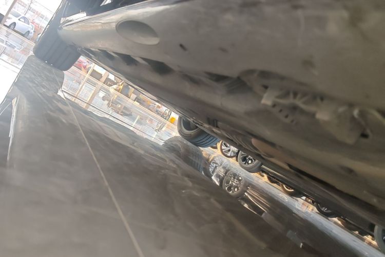 奔驰E级 2024款 E 300 L 豪华型局部细节9001