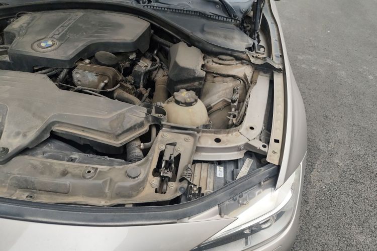 宝马3系 2015款 320i 超悦版时尚型局部细节9007