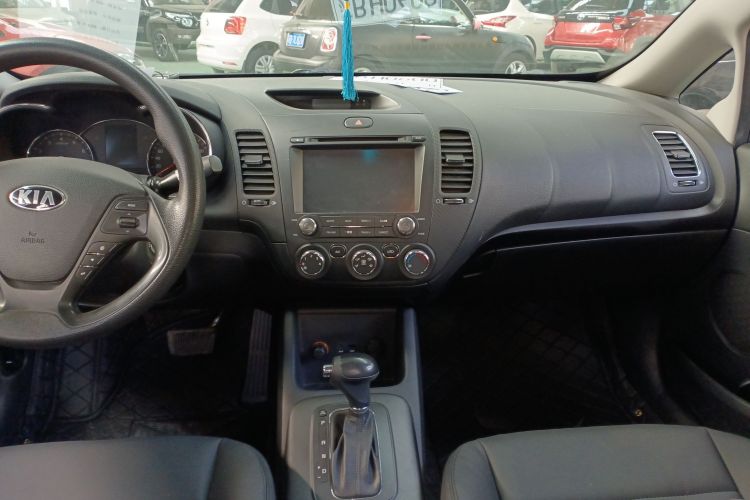 起亚K3 2013款 1.6L 自动GL中控内饰16