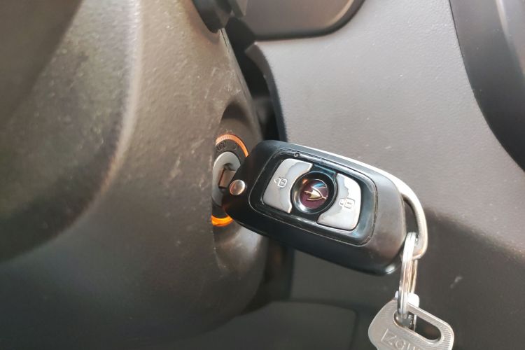 金杯海狮王 2021款 2.0L城运王系列捷运型标准顶6座1TZS中控内饰11