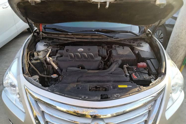 日产 天籁 2013款 2.0L XL舒适版机舱底盘24