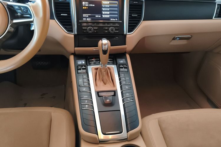 保时捷 2014款 Macan 2.0T中控内饰18
