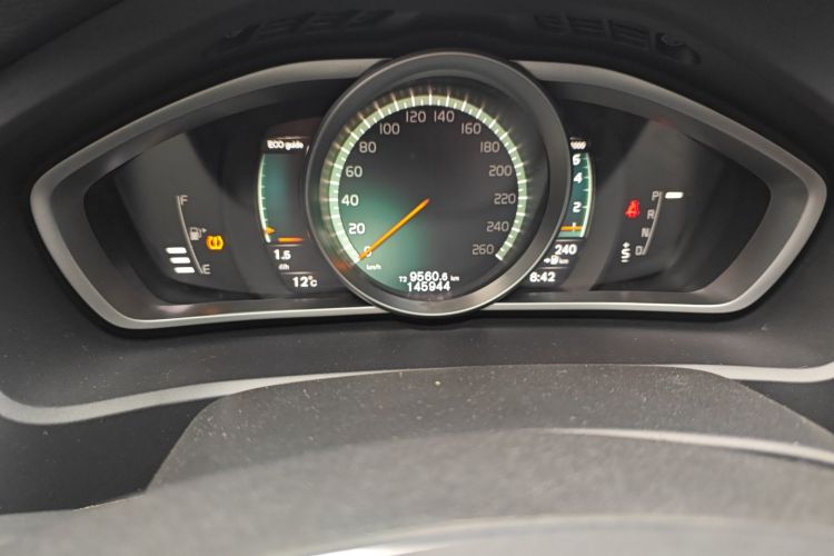 沃尔沃V40 2017款 T3 智雅版中控内饰15