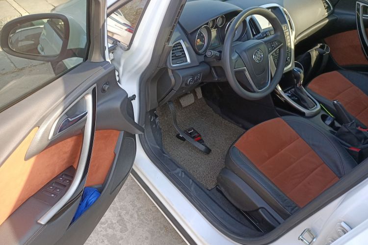 别克 英朗 2014款 XT 1.6T 自动时尚运动版中控内饰7003