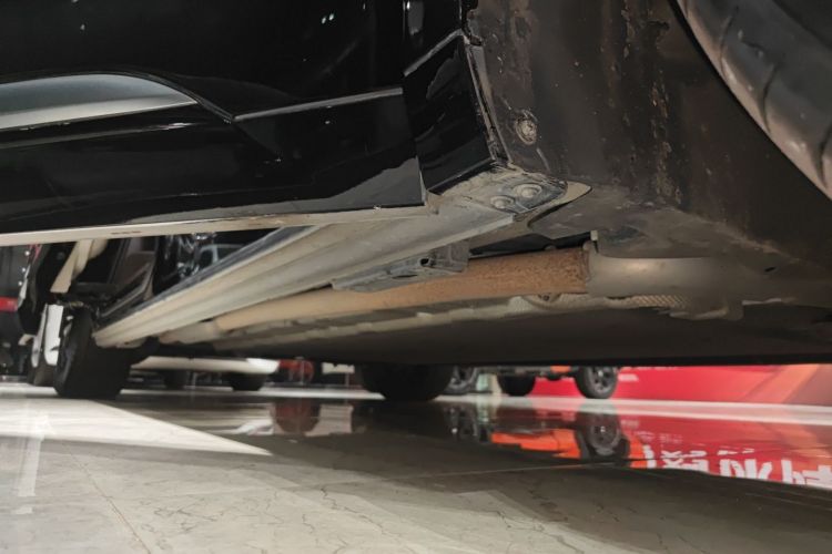 腾势D9 2024款 DM-i 980 四驱旗舰型局部细节9001