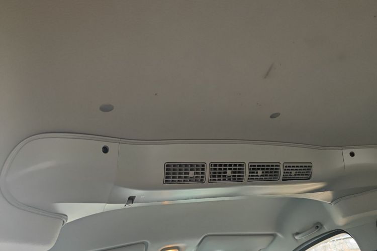 金杯 金海狮M经典 2023款 1.5L 工程狮客车 5/6/7座中控内饰22