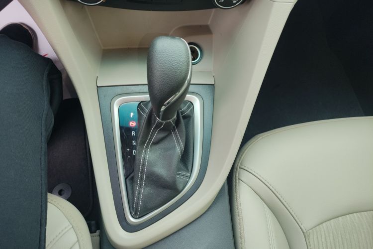 别克 英朗 2017款 15N 自动精英型中控内饰18