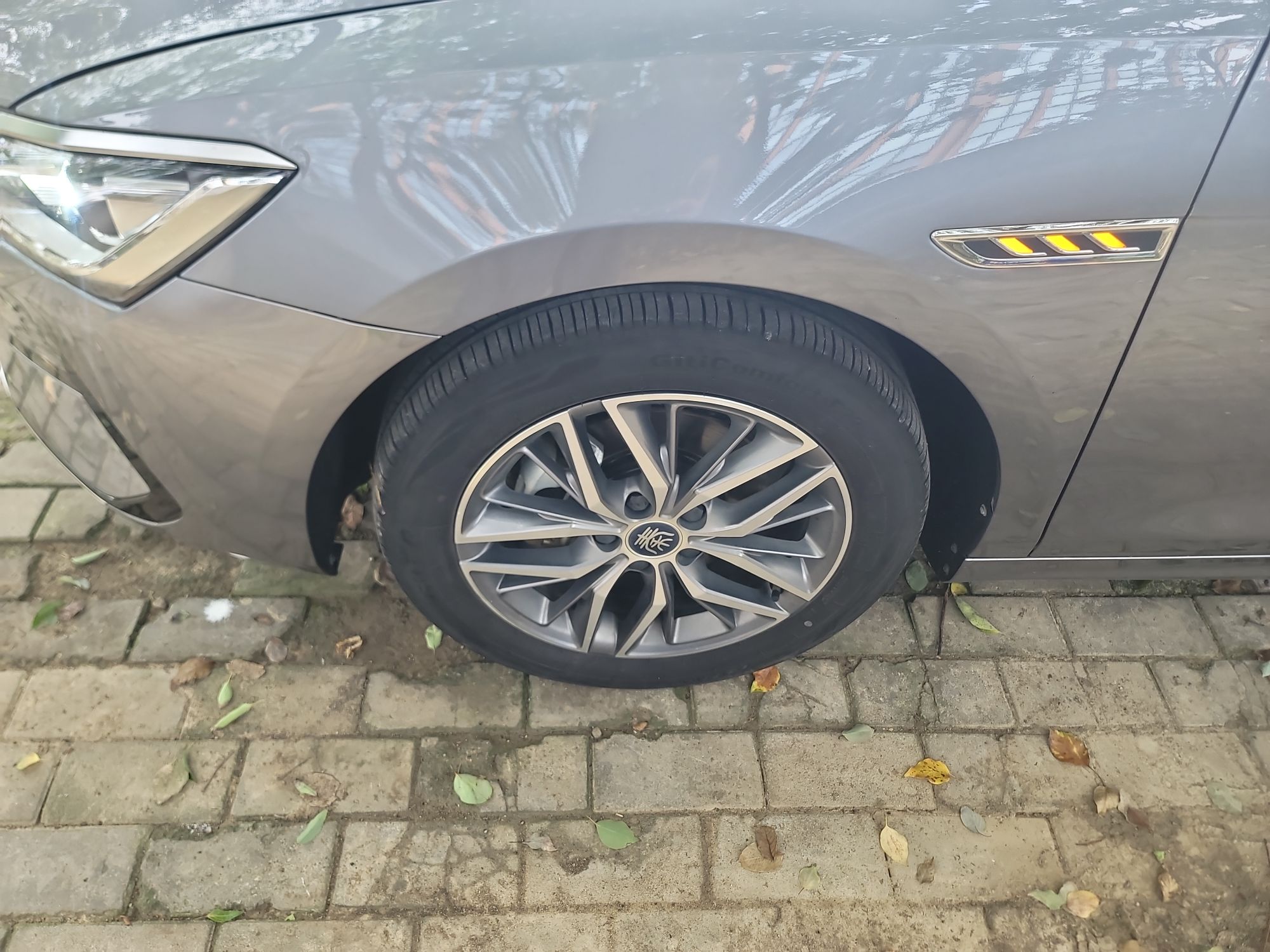 比亚迪 秦PLUS 2024款 荣耀版 EV 420KM领先型