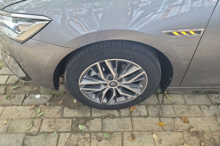 比亚迪 秦PLUS 2024款 荣耀版 EV 420KM领先型车身外观6007