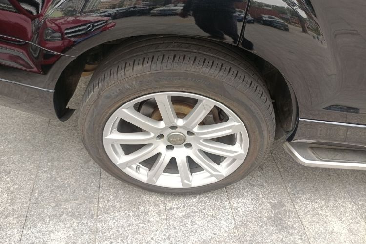 奥迪Q7  35 TFSI 进取型车身外观6008