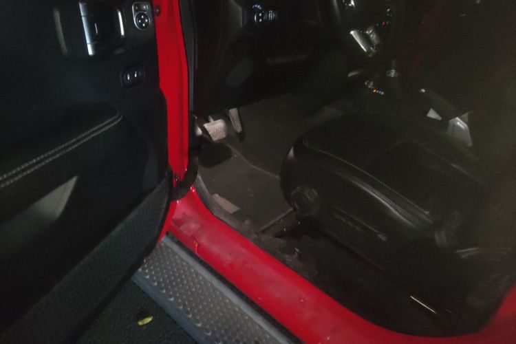 Jeep 牧马人 2018款 2.0T Sahara 四门版中控内饰20