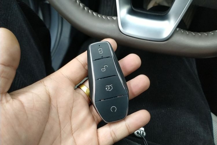 比亚迪 秦PLUS 2024款 荣耀版 DM-i 55KM领先型中控内饰11