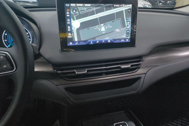 红旗E-QM5 2022款 431km 充电乐享版中控内饰16