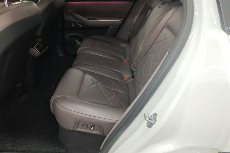 蔚来ES7 2022款 100kWh 首发版中控内饰21