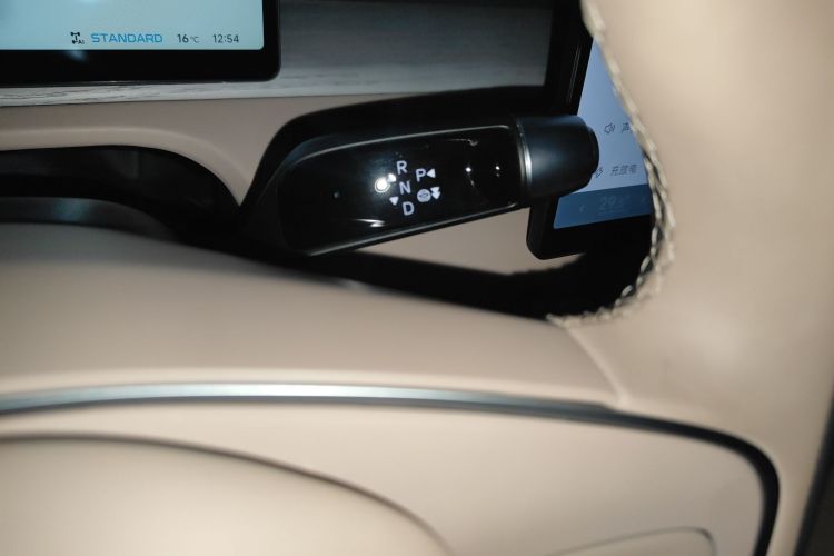 小鹏X9 2024款 702超长续航Max中控内饰18