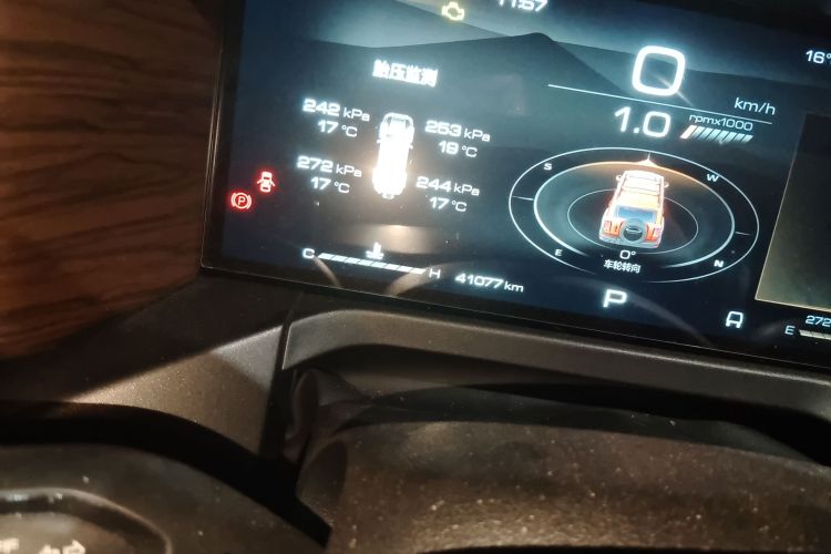 坦克300 2021款 越野版 2.0T 挑战者中控内饰15