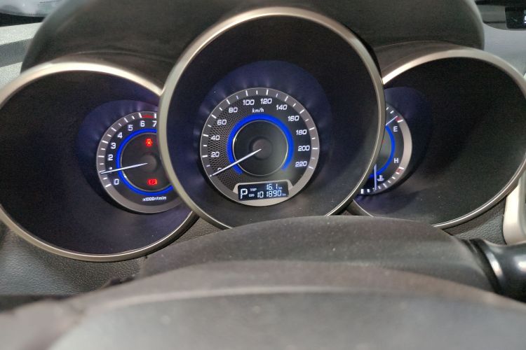 长安 逸动 2015款 1.6L 自动豪华型中控内饰14